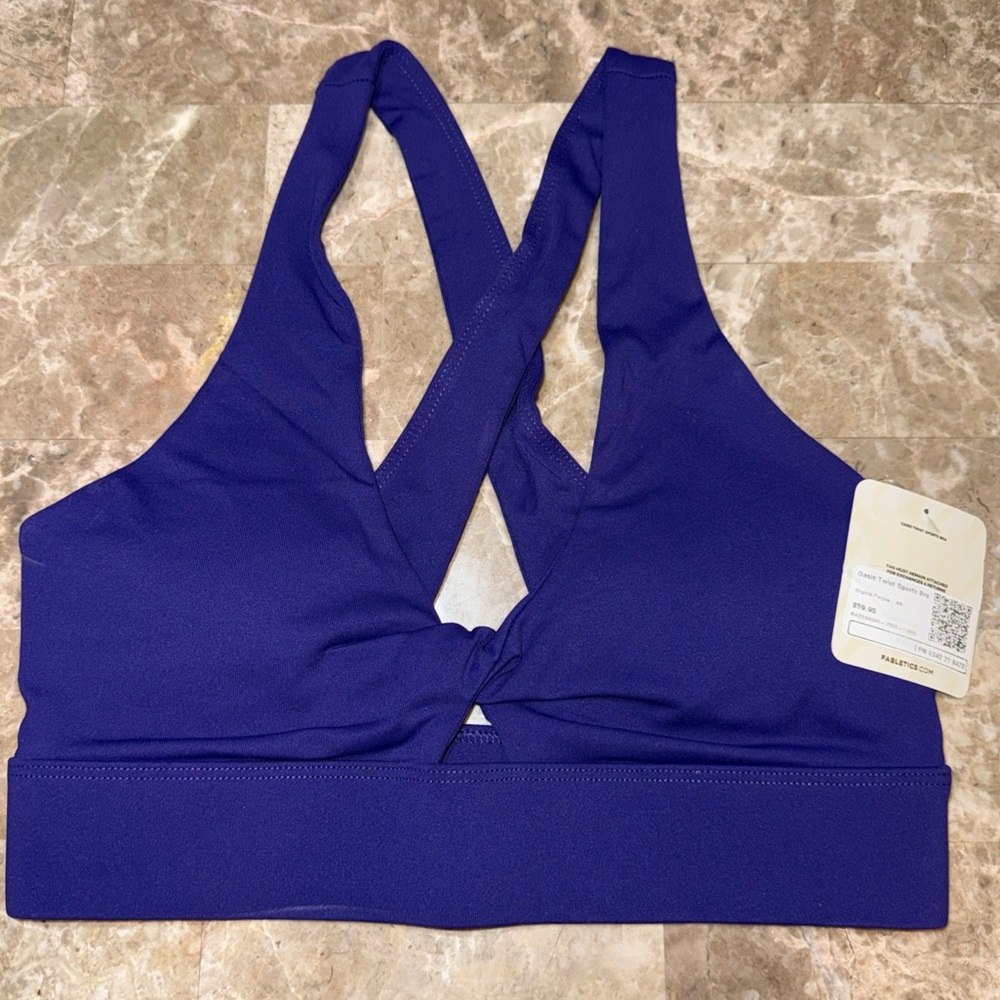 Fabletics Oasis Twist Sports Size XS Bra Medium Impact Workout Purple Mystique